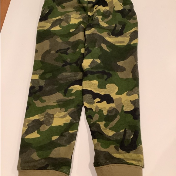 New Nike Camouflage Sweatpants with draw string. Size XS 4-5 yrs - Picture 2 of 5